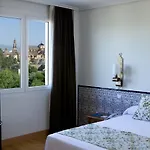 Hesperia 4*