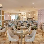Hesperia 4*