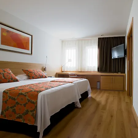 Hesperia 4*