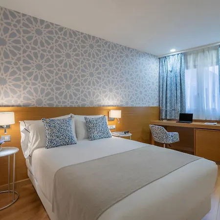 Hesperia Отель 4*